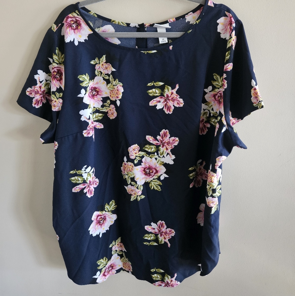 Ava & Viv Navy Floral Blouse